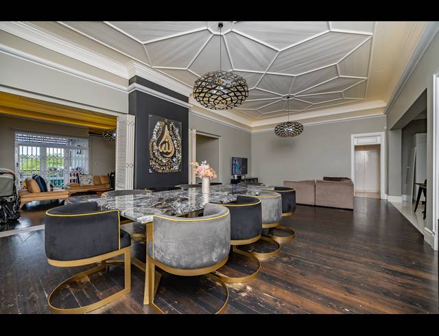 4 BEDROOM TOWNHOUSE FOR SALE IN ESSENWOOD